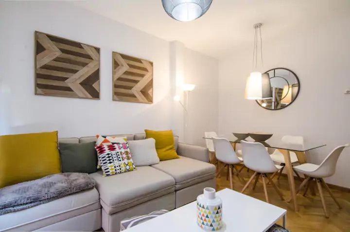 Bright & Spacious- City Center- 2Rooms-2Bathrooms Madrid Bagian luar foto