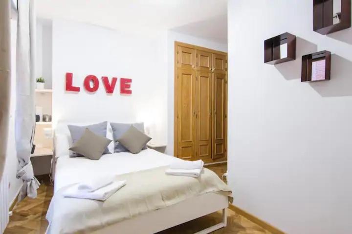 Bright & Spacious- City Center- 2Rooms-2Bathrooms Madrid Bagian luar foto