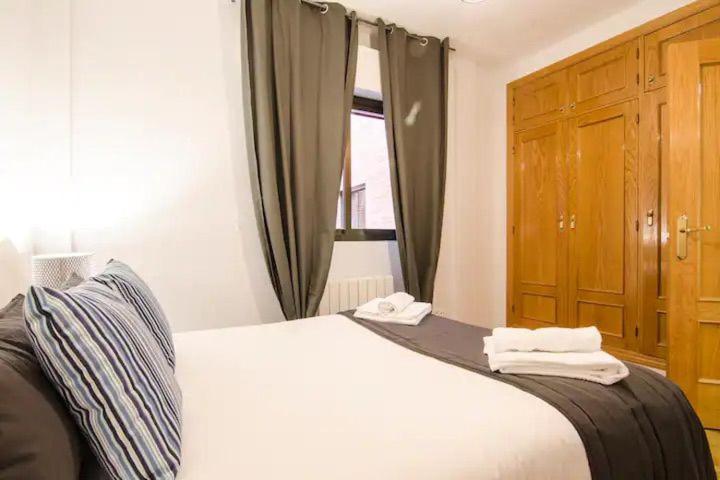 Bright & Spacious- City Center- 2Rooms-2Bathrooms Madrid Bagian luar foto